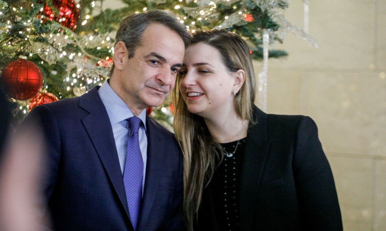 Ξεσπά η κόρη του Μητσοτάκη: «Έλεος με τα fake news»