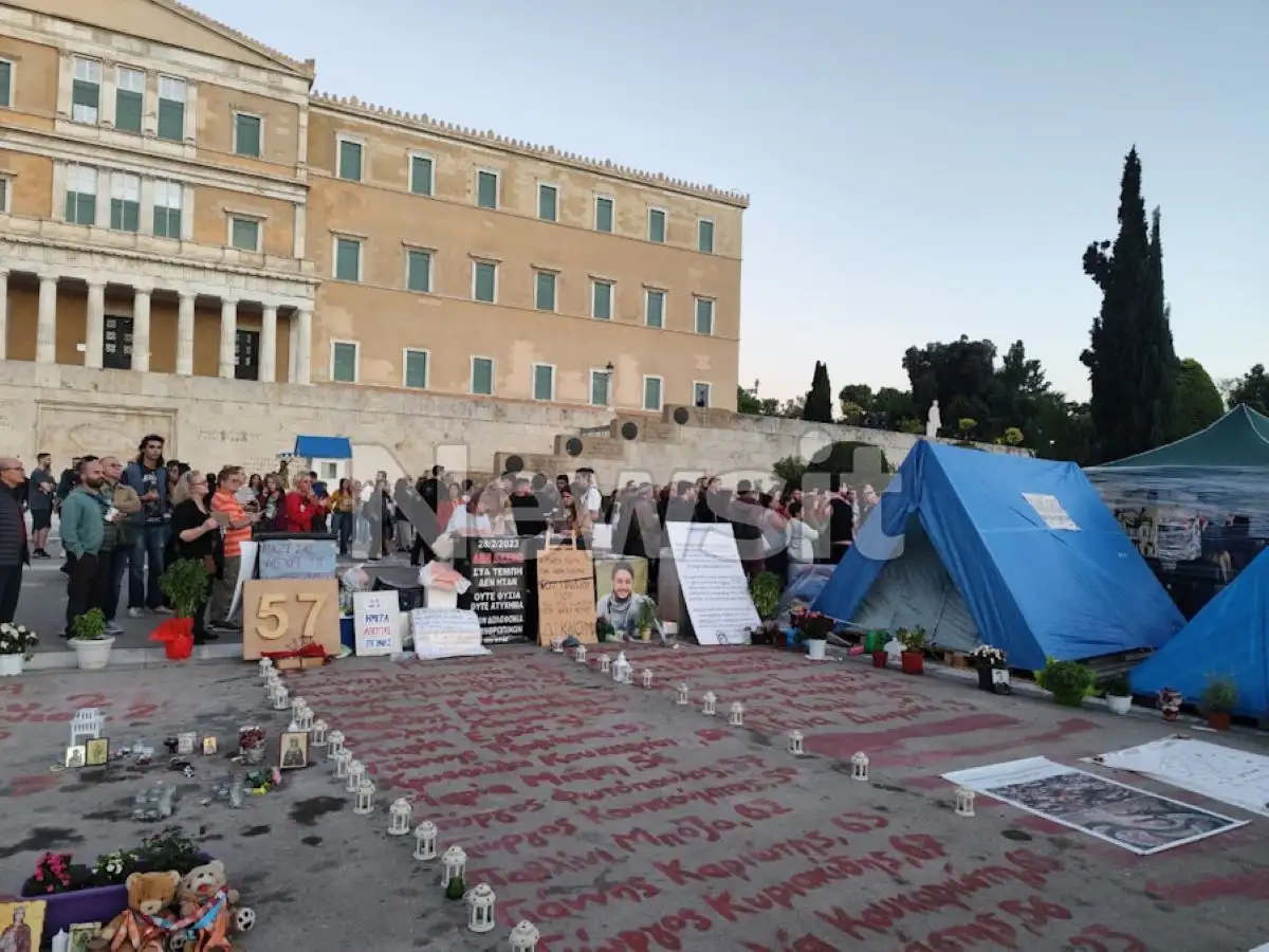 Στο πλευρό του Πάνου Ρούτσι χιλιάδες διαδηλωτές – Σε εξέλιξη πορεία διαμαρτυρίας στο Σύνταγμα (Φώτο)