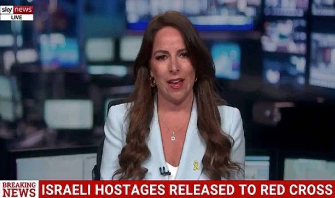 Συγκλονιστική στιγμή: Δημοσιογράφος του Sky News λύγισε on air για την απελευθέρωση των πρώτων ομήρων από τη Χαμάς