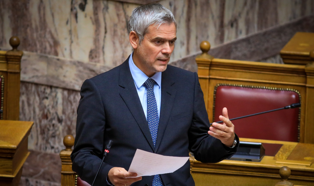Κώστας Καραγκούνης: «Η παρέλαση θα γίνει κανονικά, κανένας δεν θα σβήσει τα ονόματα»