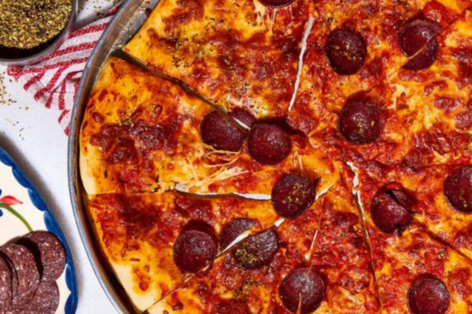 πίτσα πεπερόνι