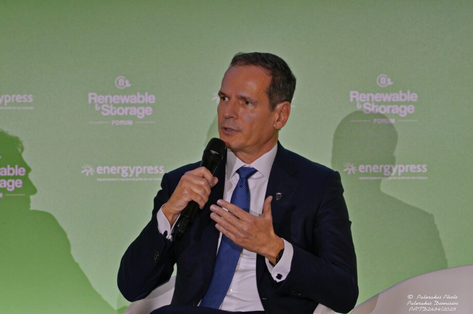 Μάνος Μανουσάκης