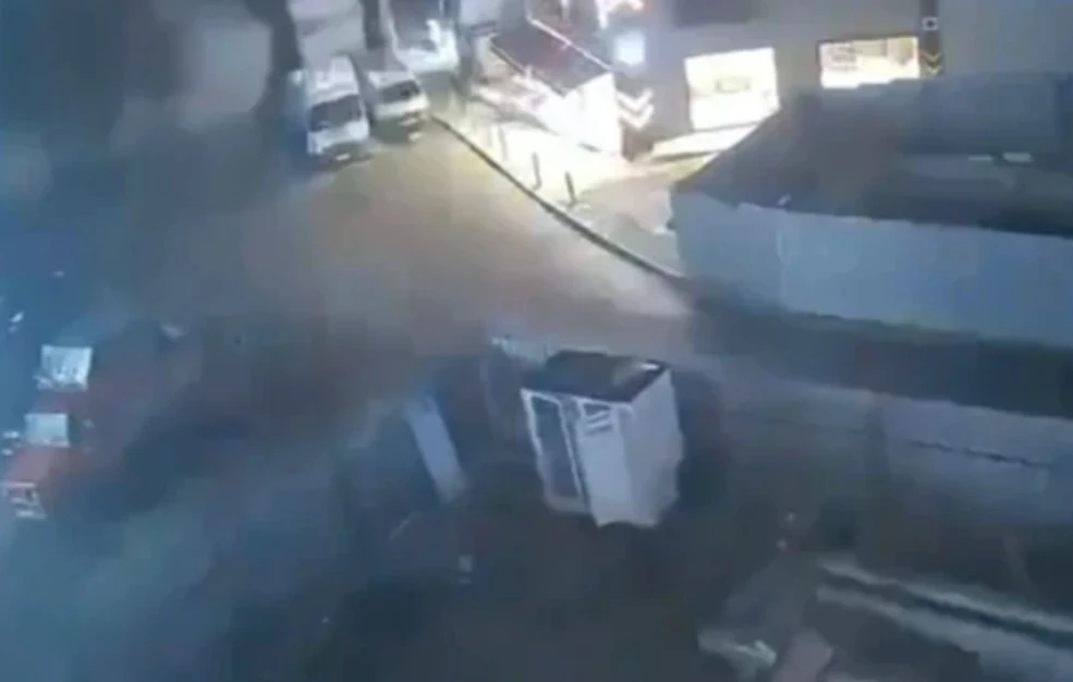 Σοκαριστικό βίντεο: Κατέρρευσε επταώροφη πολυκατοικία στην Τουρκία – 2 νεκρά παιδιά στα χαλάσματα