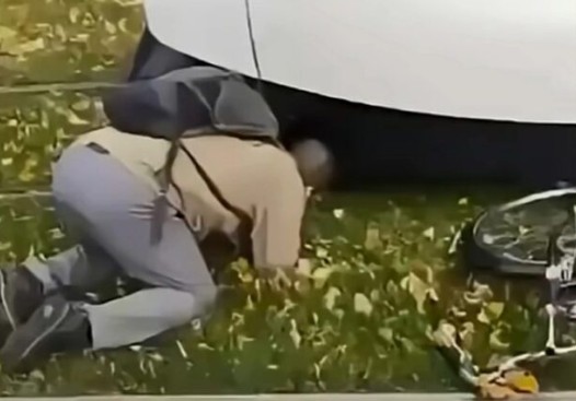 Παρ΄ολίγον τραγωδία στο Στρασβούργο: 8χρονος εγκλωβίστηκε κάτω από τραμ  – Δείτε το βίντεο