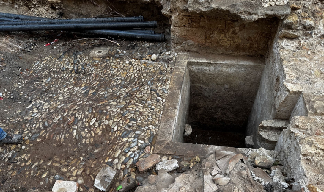 Ηράκλειο: Τα έργα στην Δελημάρκου έφεραν στο φως Ενετικό πατητήρι – Δείτε εικόνες