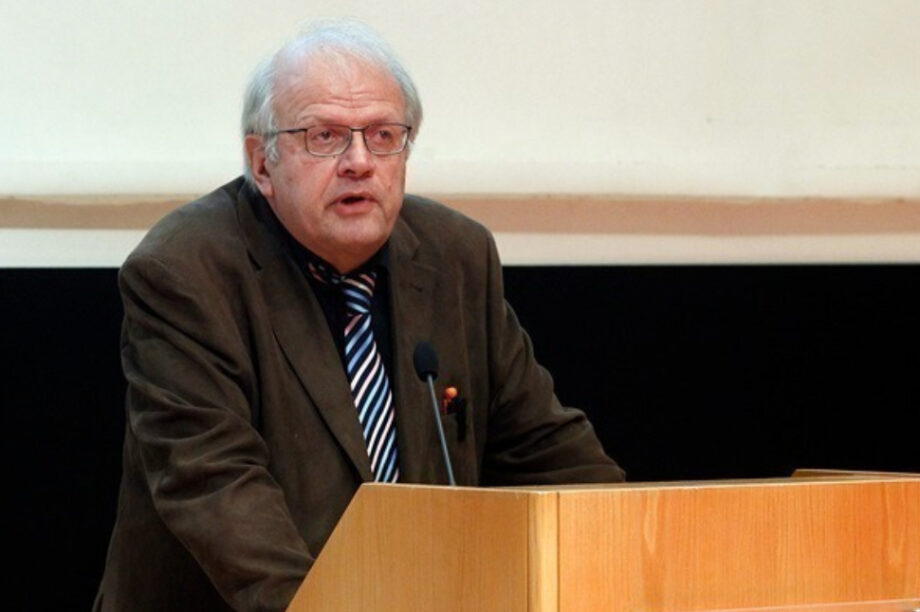 Άκης Τσελέντης