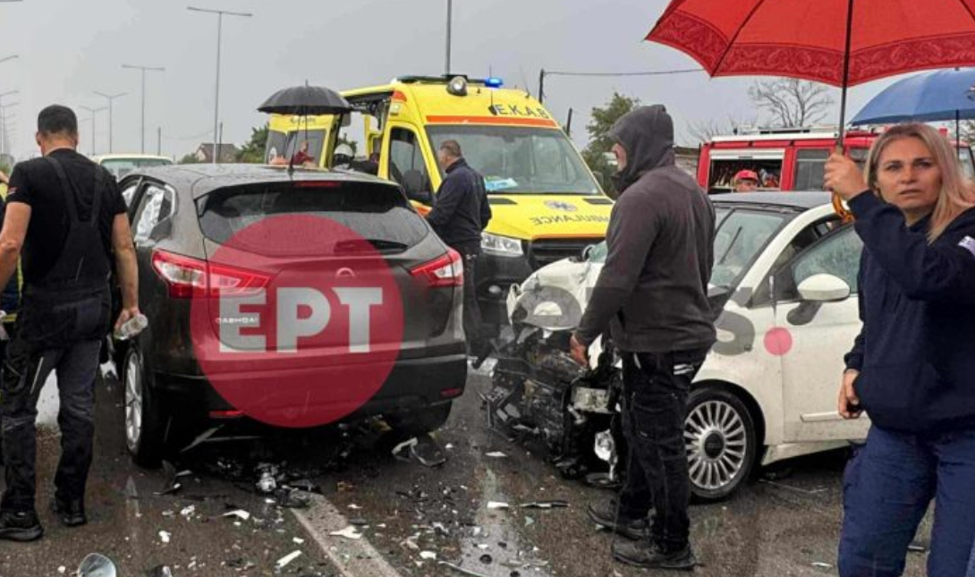 Πύργος: Καραμπόλα με τρία αυτοκίνητα και 7 τραυματίες – Ανάμεσά τους και 2 παιδιά
