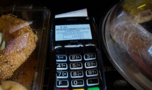 Υποχρεωτικές οι πληρωμές μέσω IRIS από 1η Δεκεμβρίου