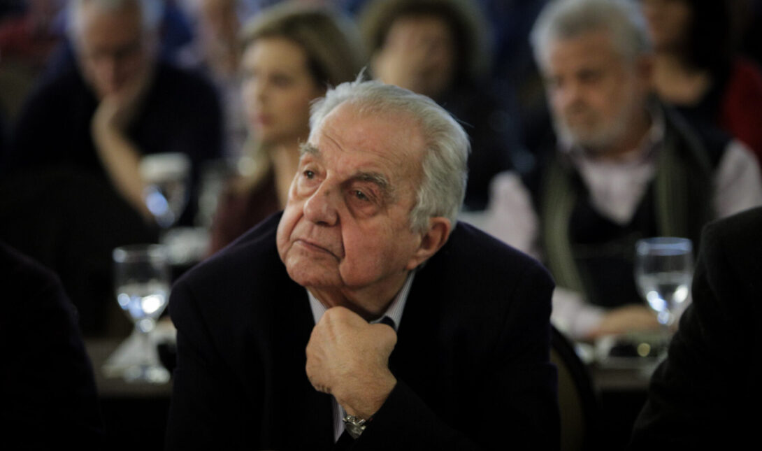 Αλέκος Φλαμπουραρης