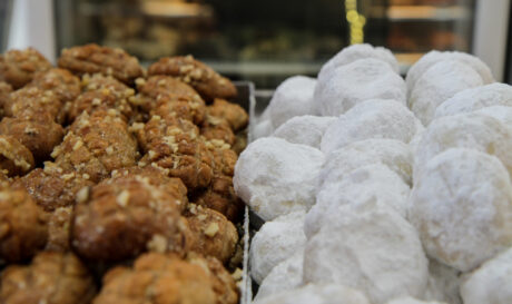 Κουραμπιέδες μελομακάρονα γλυκά Χριστούγεννα