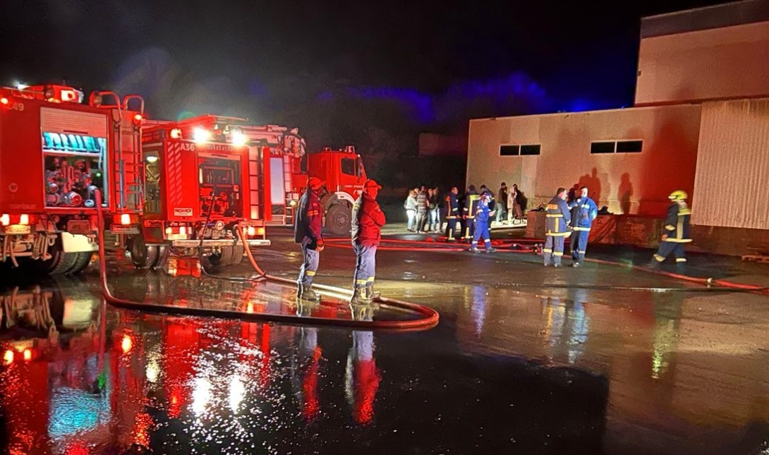 Φωτιά Ελιά Άγιος Ρωμανός Χερσόνησος αποθήκη τροφίμων