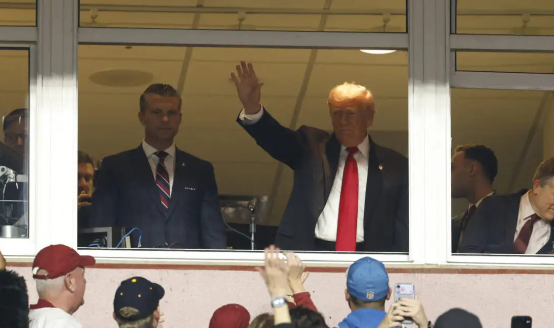 Γιούχαραν τον Ντόναλντ Τραμπ σε αγώνα ποδοσφαίρου – Δείτε βίντεο