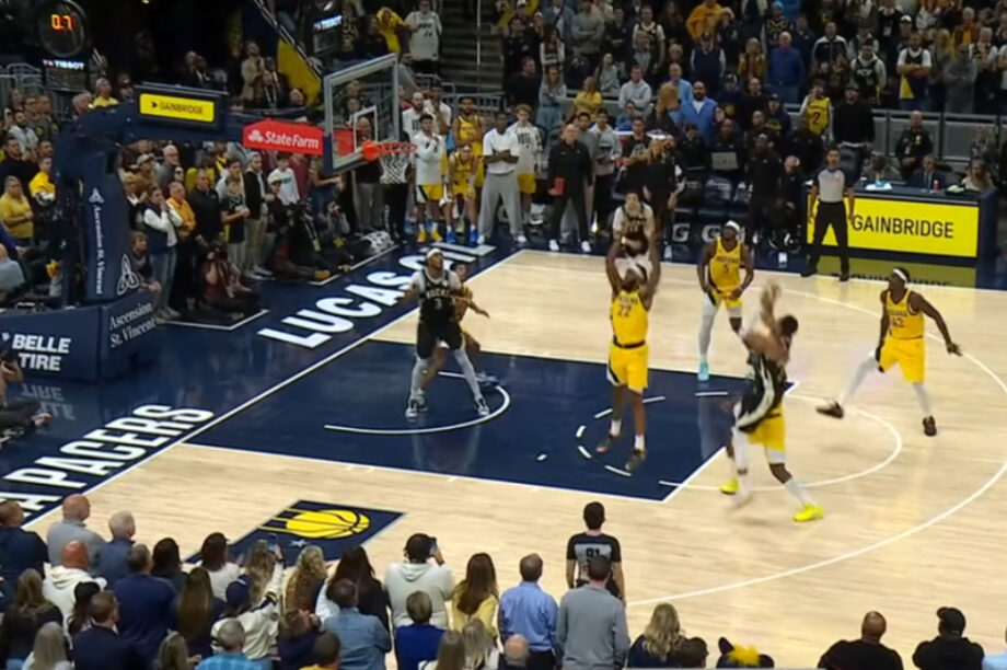 Με buzzer beater ο Αντετοκούνμπο «ξέρανε» τους Πέισερς (βίντεο)