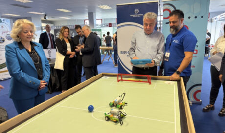 Αρναουτακης Ρομποτική