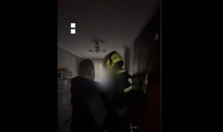 Τουρκία: Αστυνομικός μεταμφιέστηκε σε διανομέα για να συλλάβει καταζητούμενο (βίντεο)