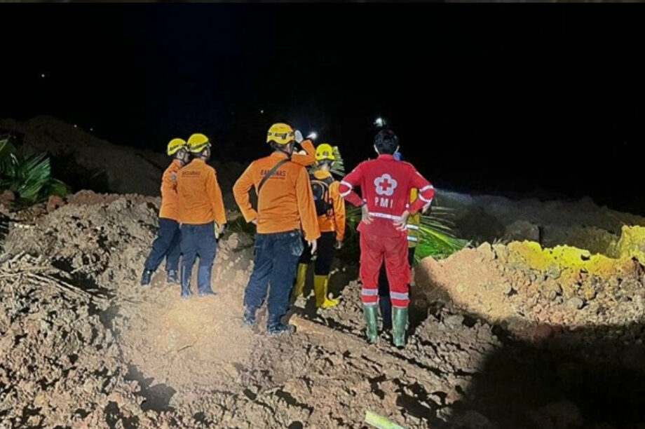 Ινδονησία: Τουλάχιστον έξι νεκροί και 17 αγνοούμενοι από τις κατολισθήσεις στην Ιάβα