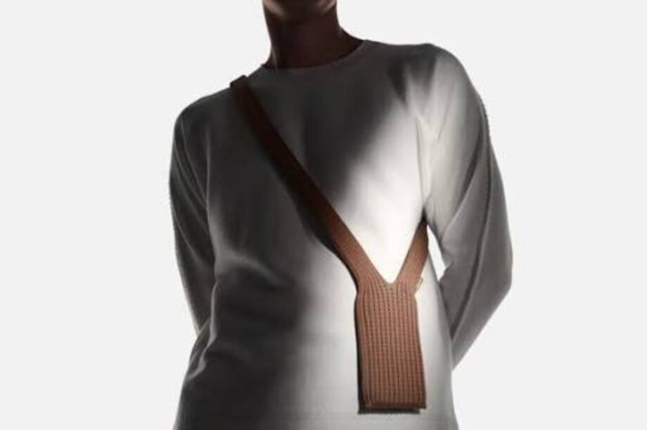 Κυκλοφόρησε η... «κάλτσα» της Apple αξίας 230$! (βίντεο-φωτογραφίες)