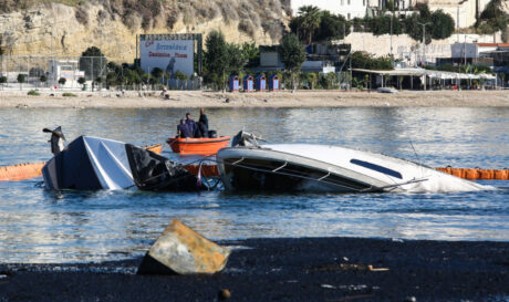 Το γιοτ αξίας 25 εκατομμυρίων ευρώ που κάηκε στη φωτιά στη Μαρίνα Ζέας (βίντεο)