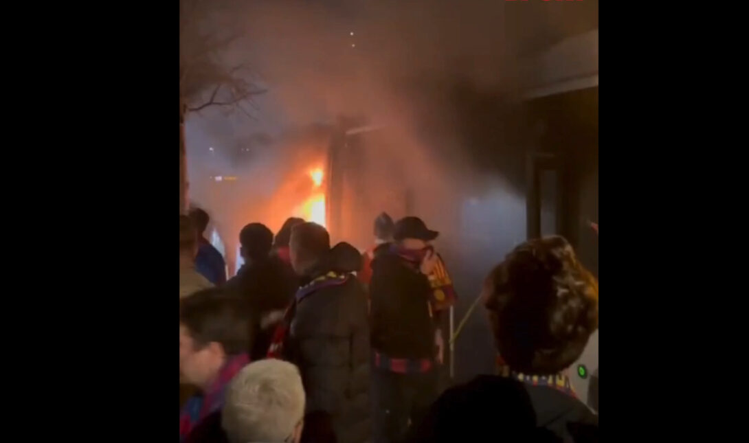 Παρανάλωμα του πυρός λεωφορείο με φίλους της Μπαρτσελόνα πριν τον αγώνα με την Μπριζ (βίντεο)