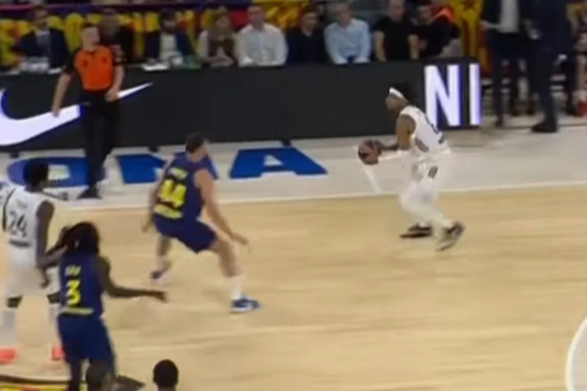 Απίθανο buzzer beater από τον Οκίκι στο clasico της Μαδρίτης – Σουτ πίσω από το κέντρο!