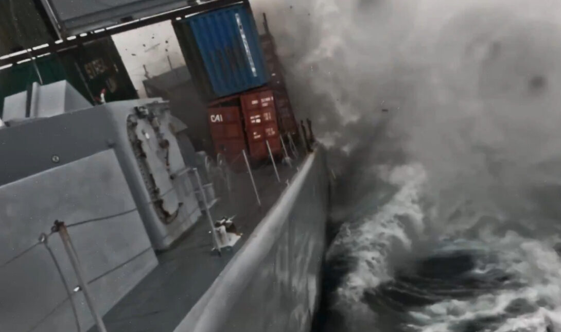 NATO: Υποβρύχιο βυθίζει πλοίο σε δοκιμή τορπίλης! (βίντεο)