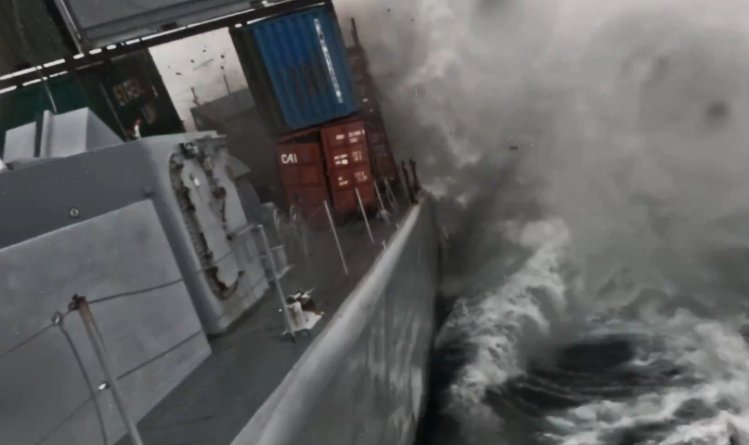 NATO: Υποβρύχιο βυθίζει πλοίο σε δοκιμή τορπίλης! (βίντεο)