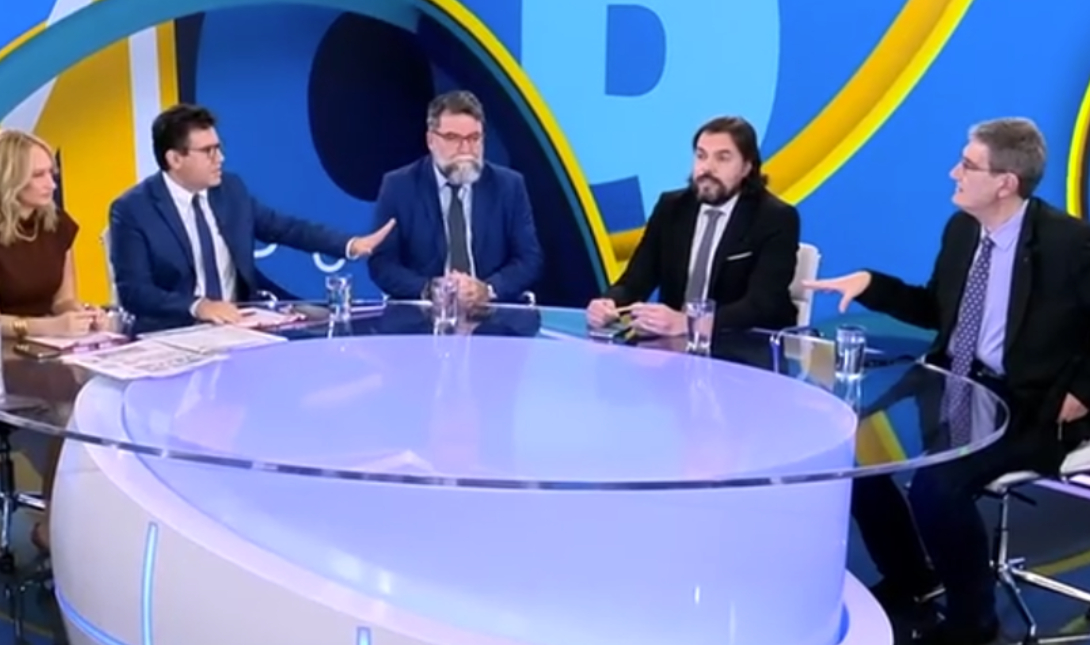 Χρήστος Γιαννούλης σε Πέτρο Παππά: «Είστε και αγράμματος και ανόητος» (βίντεο)