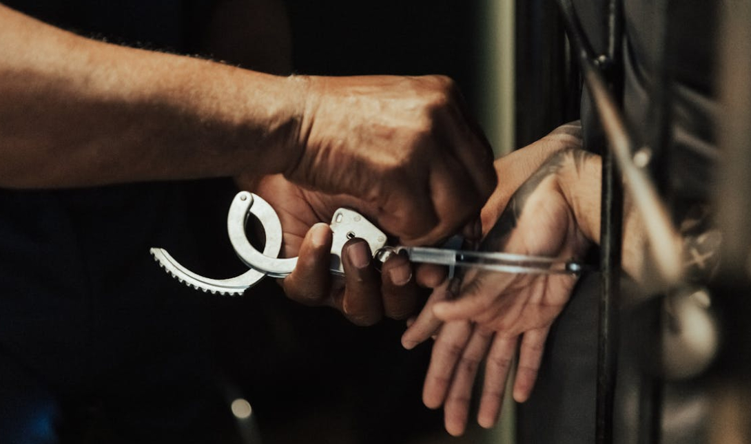 χειροπέδες