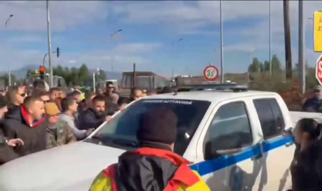 Ένταση και επεισόδια μεταξύ αγροτών και Αστυνομίας στον Πλατύκαμπο (βίντεο)