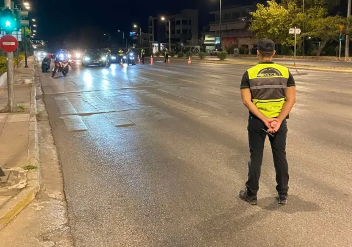 Αθήνα: Συνελήφθη για «γκάζια» με 205χλμ με μοτοσυκλέτα