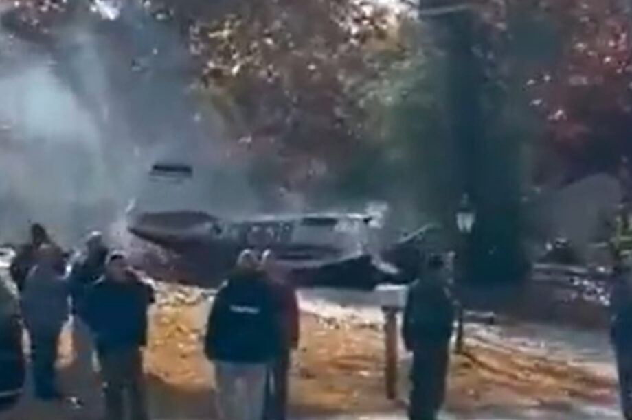 Συντριβή μικρού αεροσκάφους έξω από σπίτι στις ΗΠΑ - Σκοτώθηκε ο πιλότος