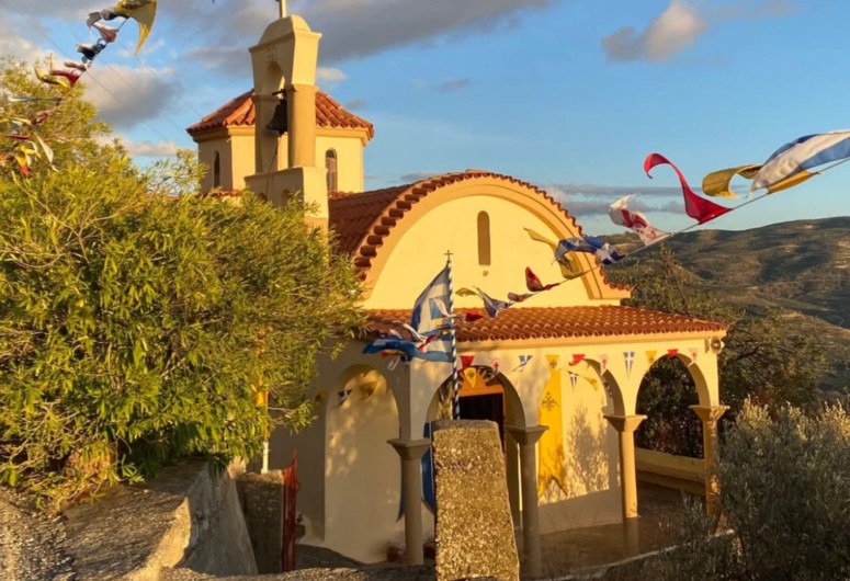 Μεσαρά: Τελέστηκε ο εσπερινός του Αγίου Στυλιανού στον ίσκιο του Ψηλορείτη (Φωτογραφίες)