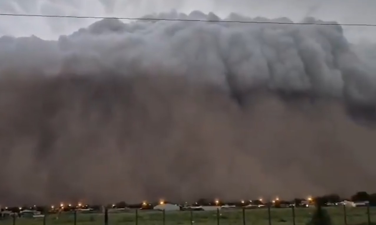 Εικόνες Αποκάλυψης στην Αργεντινή – Τεράστιο «τείχος» σκόνης σκέπασε την πόλη (Βίντεο)