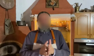 Σάλος με τη σύλληψη του «Πάτερ Παρθένιου»: Από τηλεοπτικός σεφ και μοντέλο, αρχιεπίσκοπος Παλαιοημερολογιτών – τώρα κατηγορούμενος για ναρκωτικά