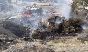 Στις φλόγες σπίτι στην Μεσαρά – Δείτε εικόνες και βίντεο