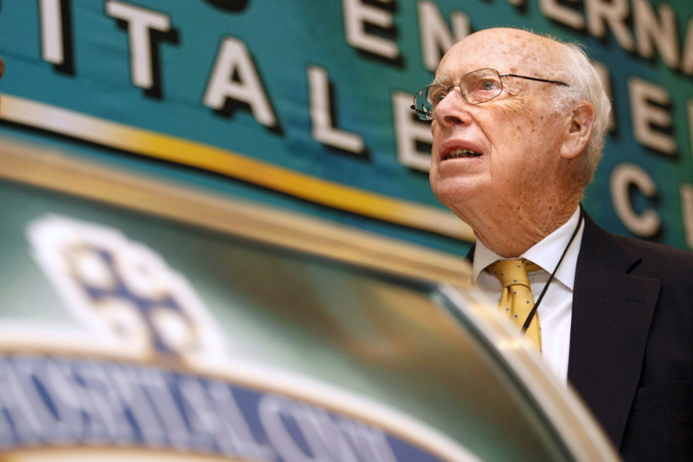 Θλίψη στον τομέα της επιστήμης: Πέθανε ένας από τους επιστήμονες που ανακάλυψε τη δομή του DNA