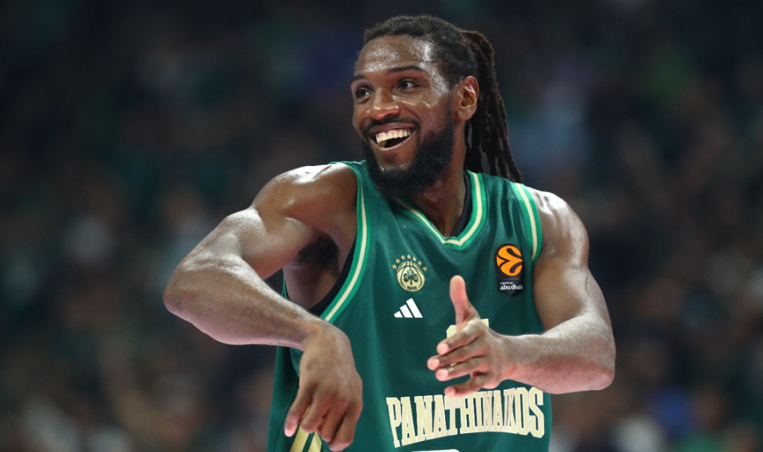 Η ιστορία του Κένεθ Φαρίντ ο οποίος μεγάλωσε με δυο μητέρες