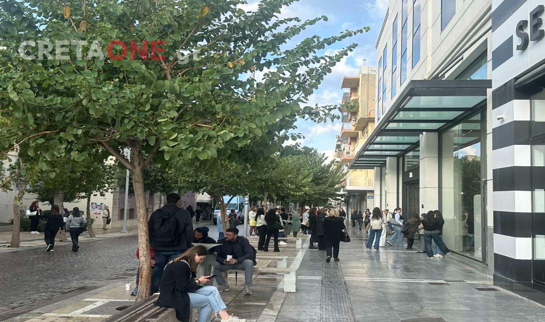 Στο ρυθμό της Black Friday και το Ηράκλειο: Αυξημένη κίνηση από νωρίς στο κέντρο της πόλης – Δείτε εικόνες