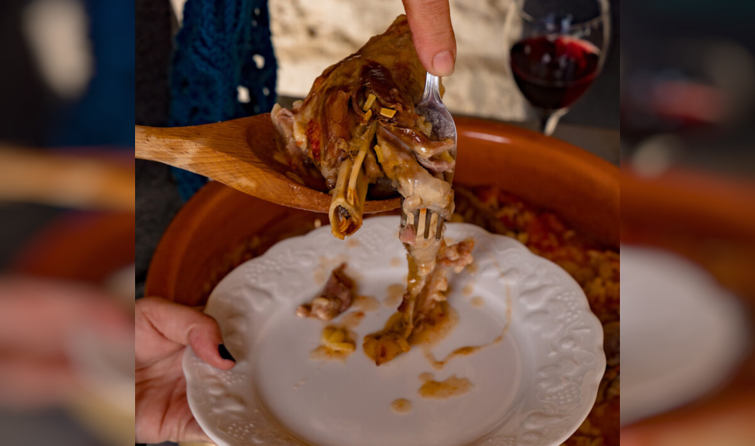 Κατσικάκι στον φούρνο με χυλοπίτες