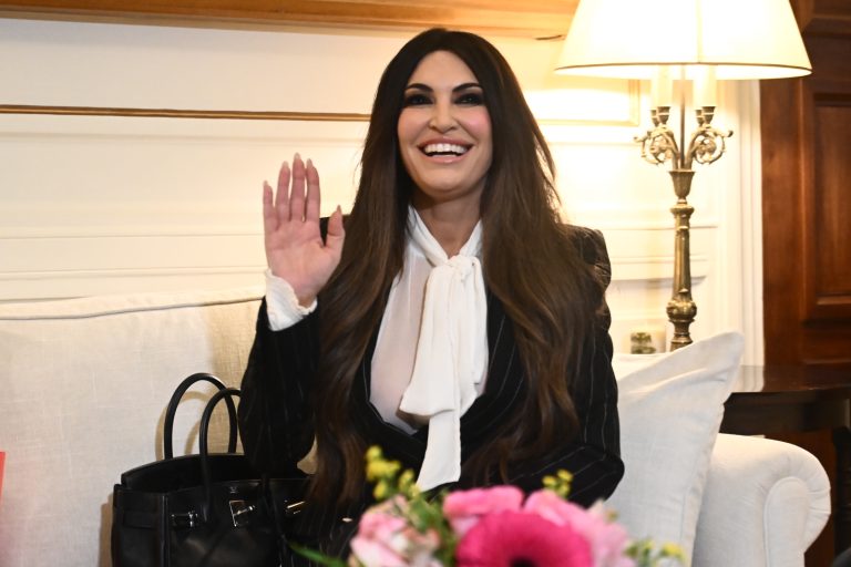 Συνάντηση Μητσοτάκη – Γκίλφοϊλ στο Μαξίμου: Νέα σελίδα στις ελληνοαμερικανικές σχέσεις