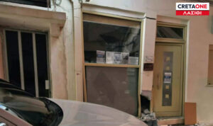 Ιεράπετρα: Αγροτικό μετά από ανεξέλεγκτη πορεία «καρφώθηκε» σε μικροβιολογικό εργαστήριο (Φώτο)