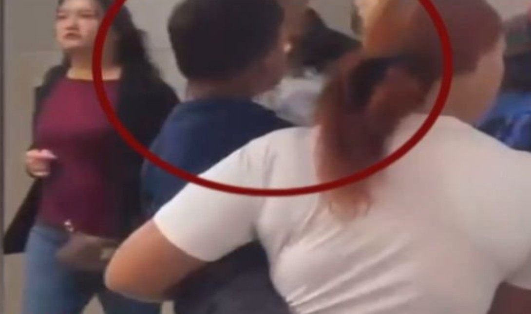 Απίστευτο περιστατικό στο μετρό: Παιδί καπνίζει ηλεκτρονικό τσιγάρο (βίντεο)