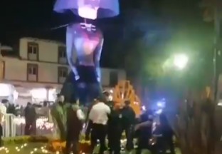 Φρίκη στο Μεξικό: Δολοφόνησαν δήμαρχο σε δημόσια εκδήλωση – Σοκάρουν τα βίντεο της τραγωδίας