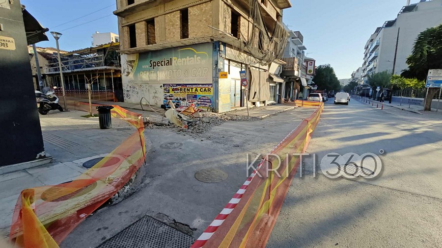 Χανιά: Κατέρρευσε εξώστης – Κλειστός ο δρόμος για να καθαρίσουν τα συντρίμμια – Δείτε φωτογραφίες