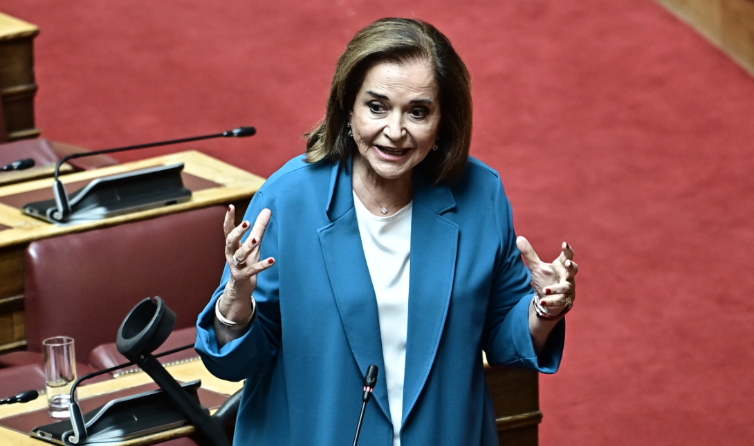 Ντόρα Μπακογιάννη: «Δεν υπάρχει καμία κυβέρνηση που να μην έχει κάνει φύλλο και φτερό τα οικονομικά μας»