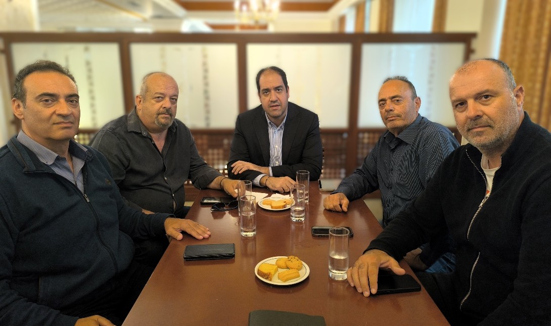 Γιάννη Κεφαλογιάννης: Συναντήθηκε με εκπροσώπους των ταξί