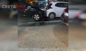 Νέο τροχαίο στο Ηράκλειο: Δύο αυτοκίνητα συγκρούστηκαν στην Λεωφόρο Κνωσού (φωτογραφίες)
