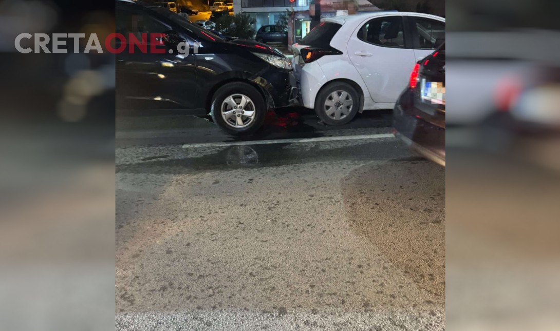 Νέο τροχαίο στο Ηράκλειο: Δύο αυτοκίνητα συγκρούστηκαν στην Λεωφόρο Κνωσού (φωτογραφίες)