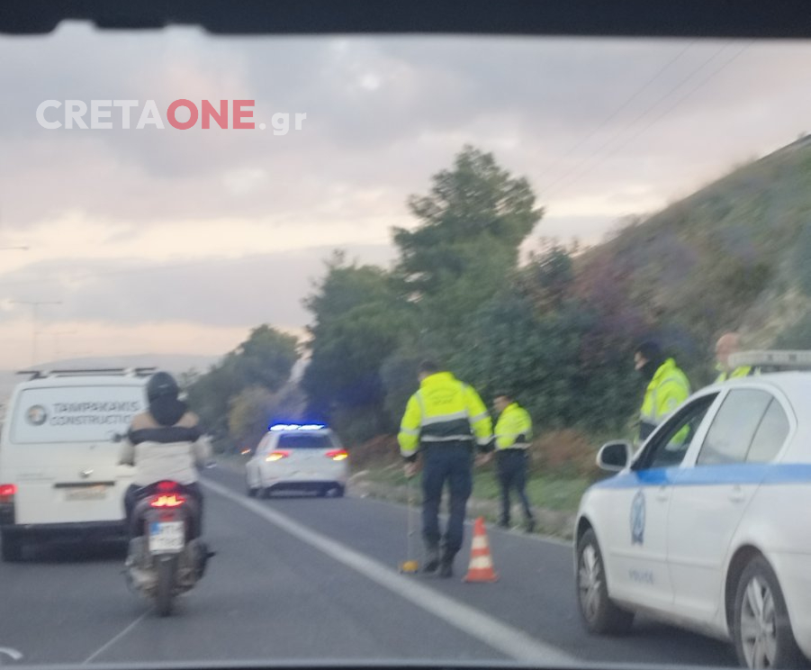 Ηράκλειο: Καραμπόλα οχημάτων προκάλεσε κυκλοφοριακό χάος - Ένας τραυματίας 3 Ηράκλειο: Καραμπόλα οχημάτων προκάλεσε κυκλοφοριακό χάος - Ένας τραυματίας