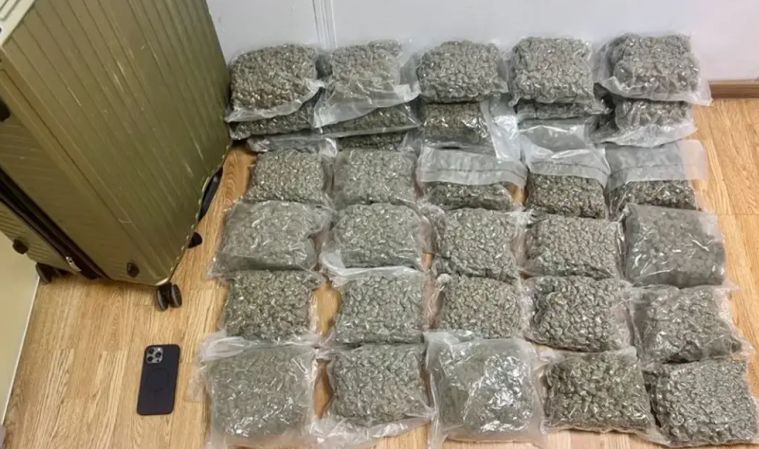 Έκρυβε 18 κιλά χασίς στη βαλίτσα του – Συνελήφθη 21χρονος στο «Ελ. Βενιζέλος»